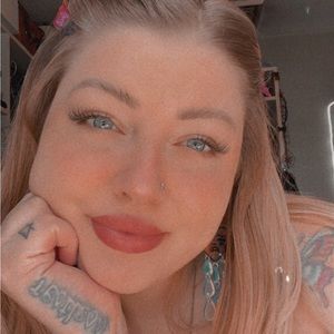 Meet your Posher, Joelle